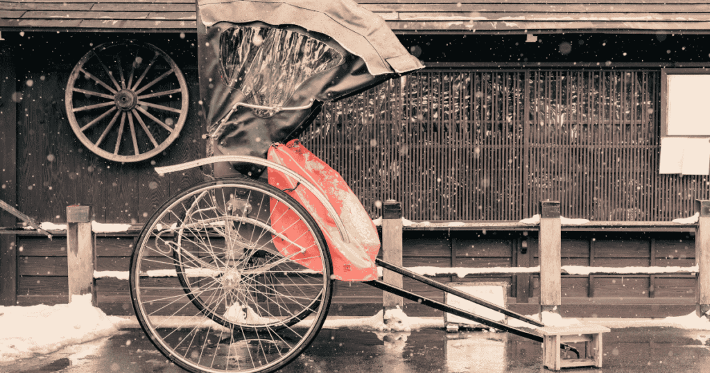Experience traditional Japanese culture in the historic streets